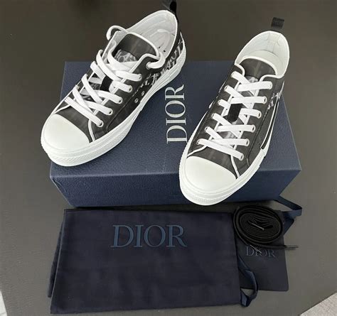 b23 dior pas cher|dior b23 black and white.